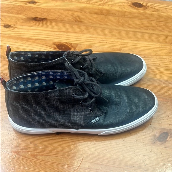 Ben Sherman Black and White Chukka Boots with Minimalist Design - Picture 6 of 16